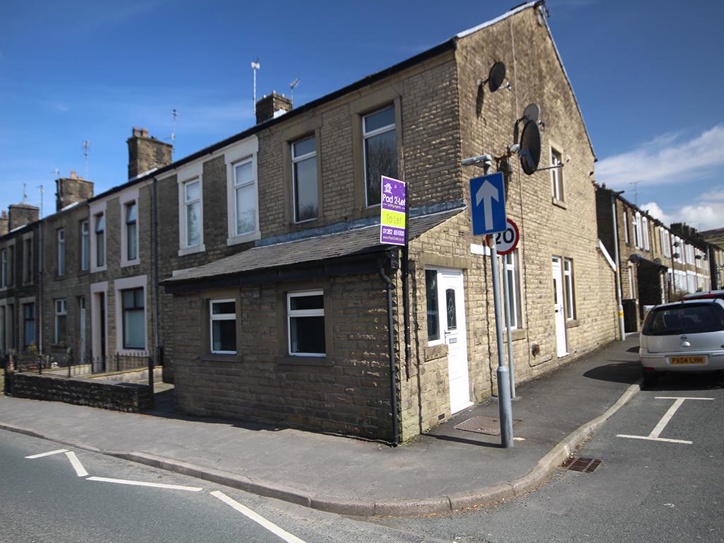 2 bedroom flat To Let in Earby - IMG_6223.jpg